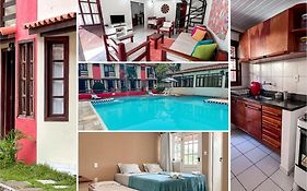 Casas com 2 ou 3 suítes (todas com ar split), com internet privativa 300MBPSno Residencial Nazareth, localizado a aproximadamente 80m da praia de Taperapuã (Arena Axé moi), com piscina, sauna, portaria 24hrs